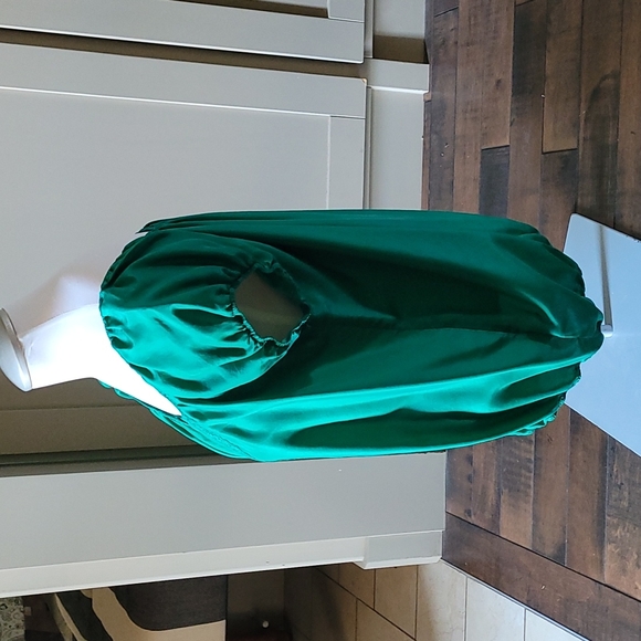 Le Chateau green silk peasants blouse. SZ Sm - Picture 7 of 10